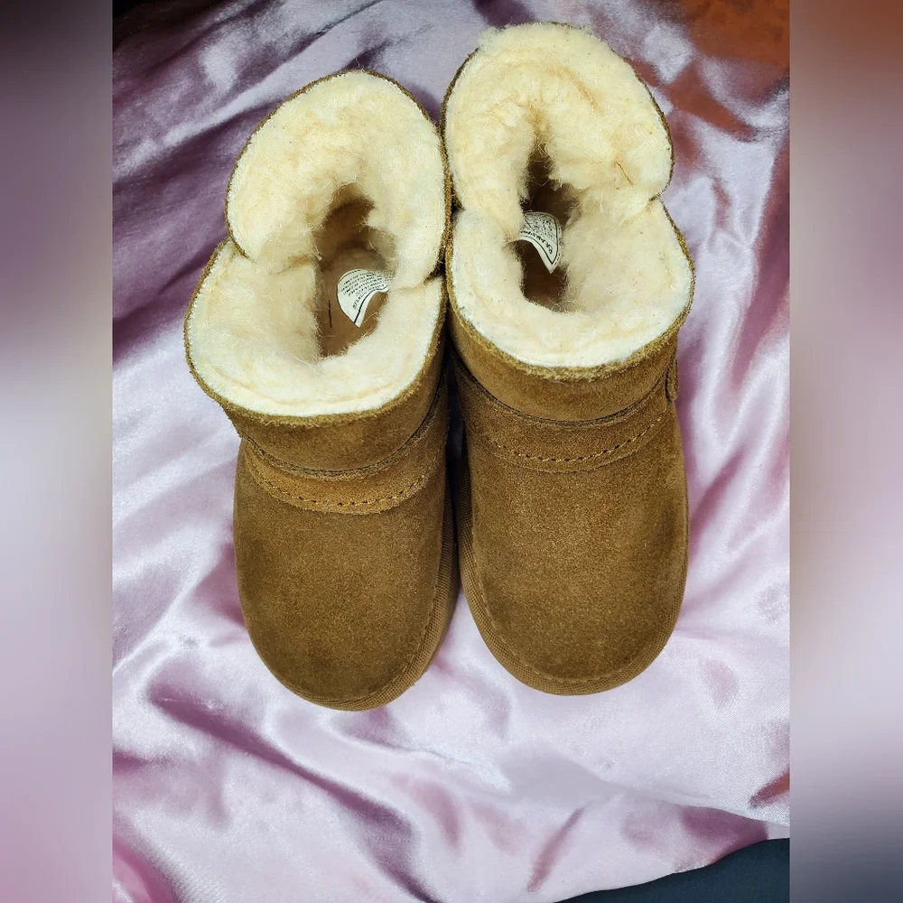 B2G1F Bearpaw Toddler Size 6